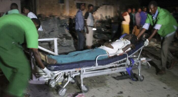 Somalia: attentato a Mogadiscio, 6 morti