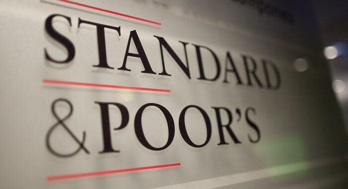 S&P conferma rating Italia a BBB, outlook positivo