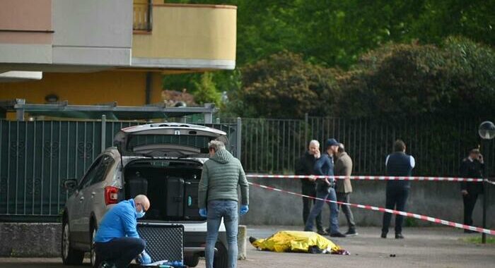 Spara e uccide un vicino di casa e ferisce la moglie, fermata