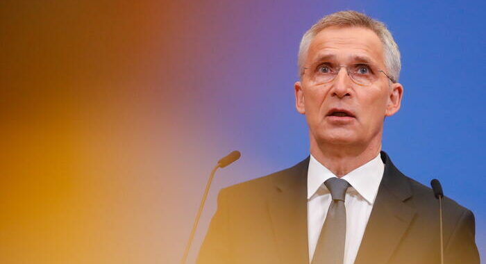 Stoltenberg, prepararsi a lungo scontro con la Russia