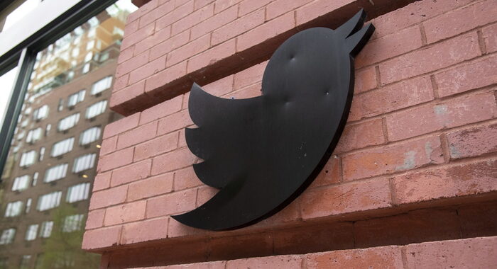 Twitter: ricavi sotto le attese, ritira target e outlook