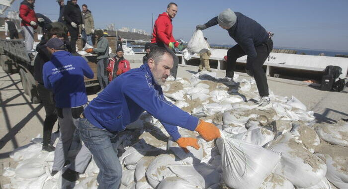 Ucraina: esplosioni vicino al porto di Odessa