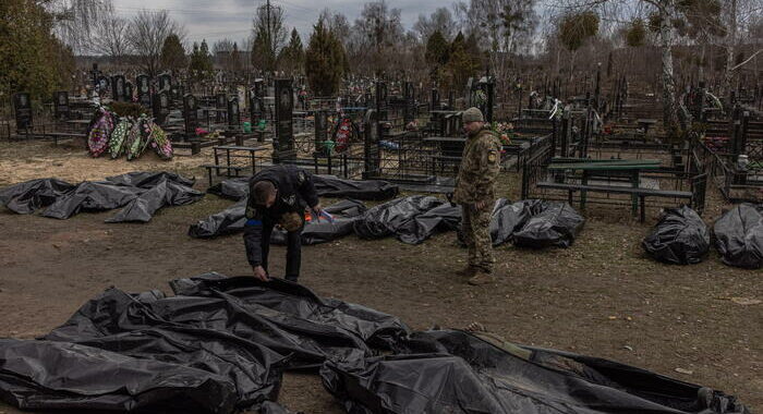 Ucraina: sindaco Bucha, 90% morti hanno ferite da arma fuoco