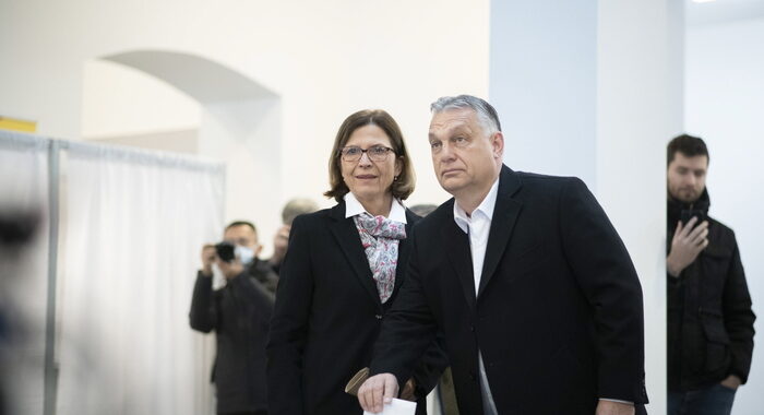 Ungheria al voto, prime elezioni incerte per Orban