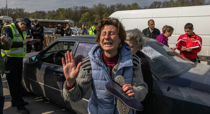 ‘A Mariupol iniziata evacuazione civili, partiti autobus’