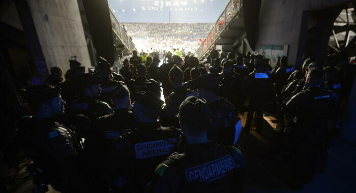 Champions: caos fuori dallo stadio, 68 arresti e 238 feriti