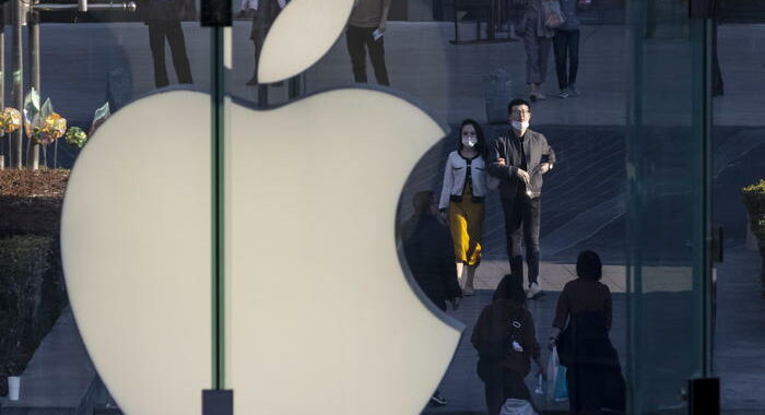Covid: Apple posticipa ritorno in ufficio 3 giorni settimana