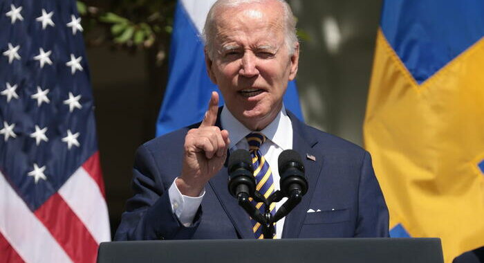 Covid, Biden fa appello contro sentenza anti-migranti
