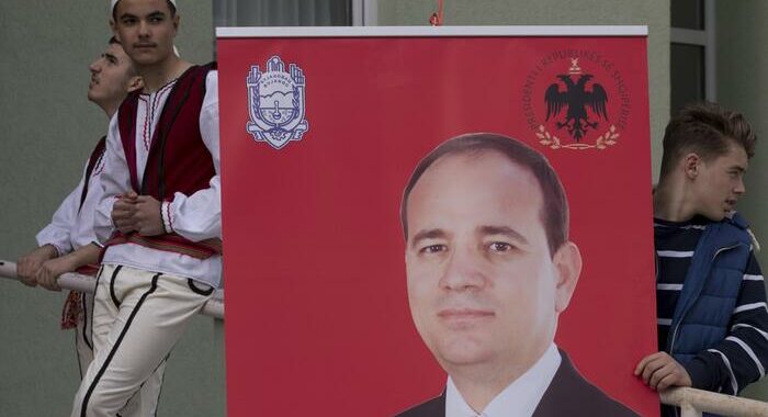 Covid: morto l’ex presidente dell’Albania Nishani