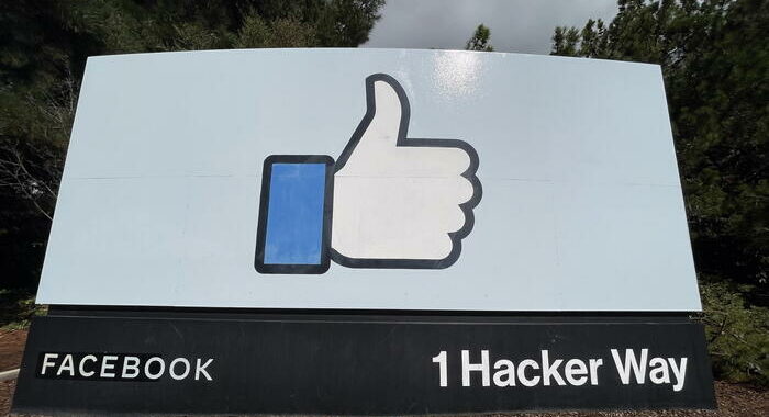 Facebook, da fine maggio chiude ‘Amici nelle vicinanze’