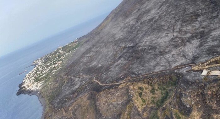 Incendio Stromboli: sindaco, chiederò calamità naturale