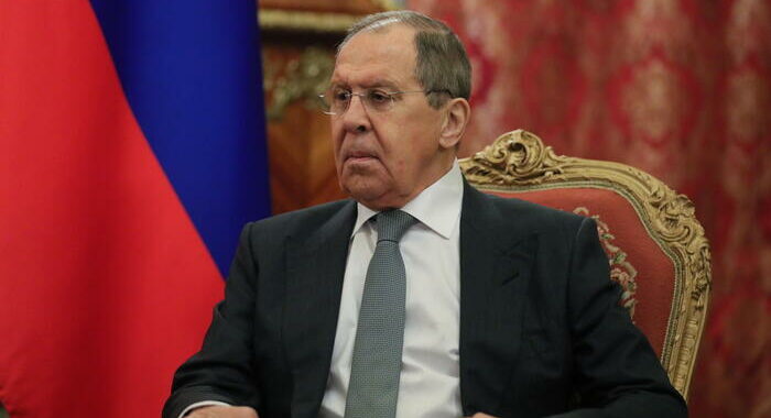 Lavrov, porte al dialogo con Occidente non sono chiuse
