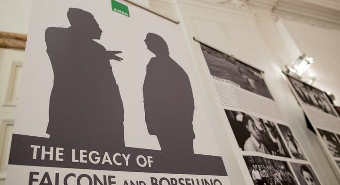 Mafia: Mattarella in bunker commemora Falcone e Borsellino