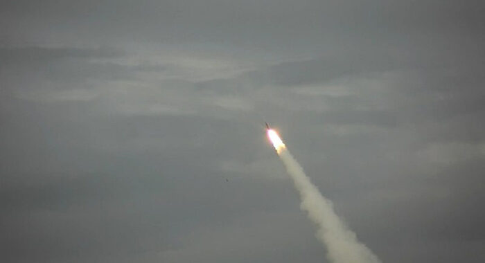 Mosca annuncia nuovo test su missile ipersonico