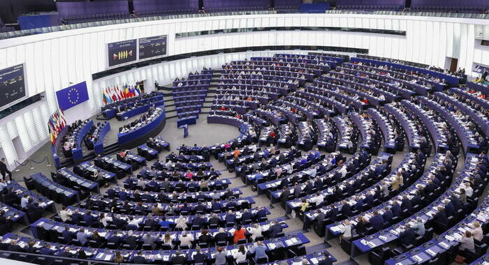 Parlamento Ue avvia l’iter per chiedere revisione trattati
