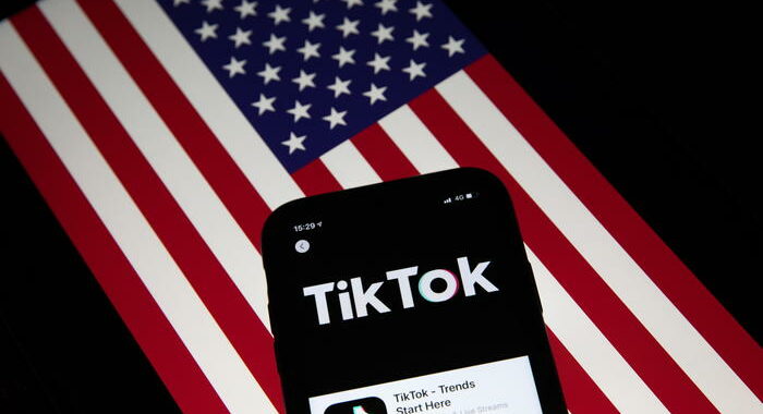 TikTok, turni di lavoro massacranti negli uffici Usa