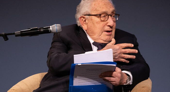 Ucraina: Kissinger, Mosca rischia perdere status grande potenza