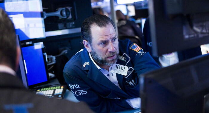Wall Street apre in forte rialzo, Dj +1,47%, Nasdaq +2,71%