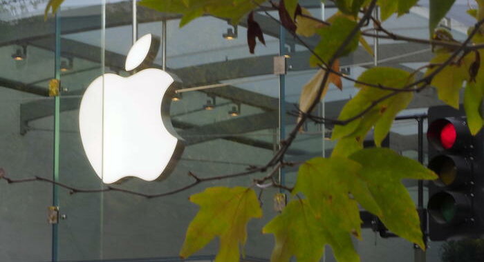 Apple: sta reclutando registi Hollywood per visori metaverso