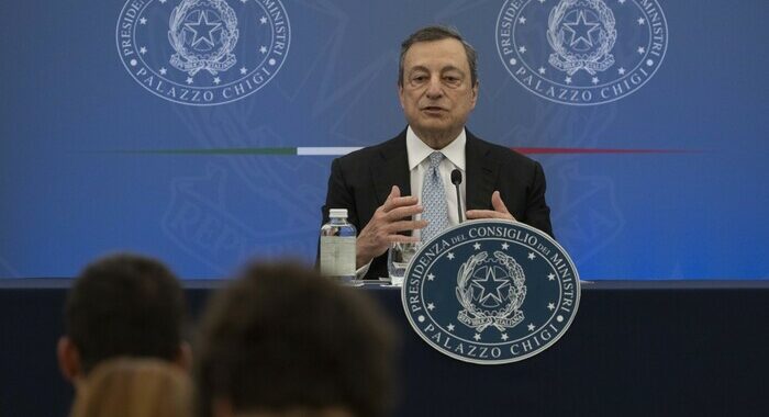 Draghi, non disponibile a governo con altra maggioranza