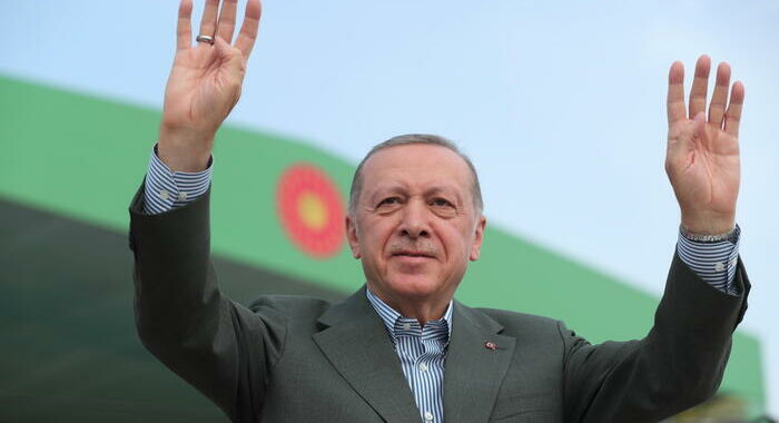 Erdogan, ‘prossima settimana parlerò con Putin e Zelensky’