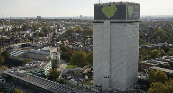 Gb: Londra ricorda il rogo di Grenfell Tower dopo 5 anni
