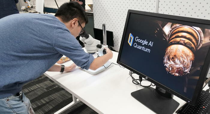 Google manda in congedo un ingegnere, per lui AI è senziente