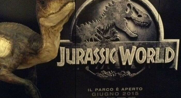 Incassi, sempre in vetta Jurassic World