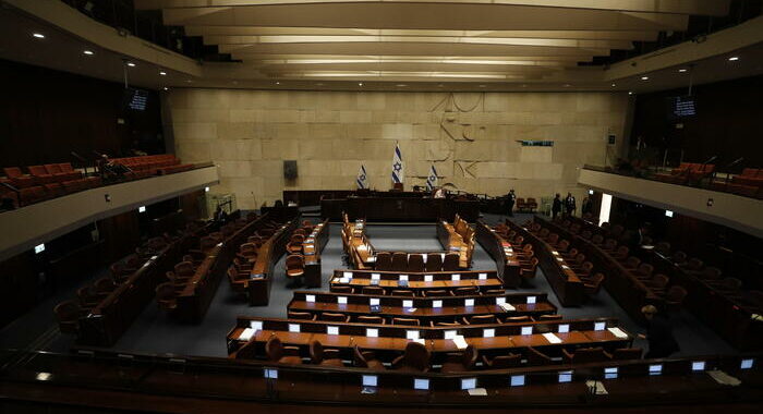 Israele verso il voto, il governo scioglie la Knesset