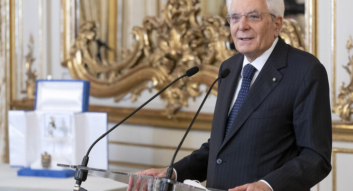 Mattarella, risposta netta a Mosca per ripristino pace