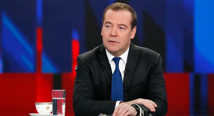 Medvedev, Ue potrebbe sparire prima che vi entri l’Ucraina