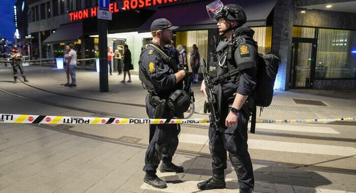 Norvegia: sparatorie nella notte a Oslo, 2 morti e 21 feriti