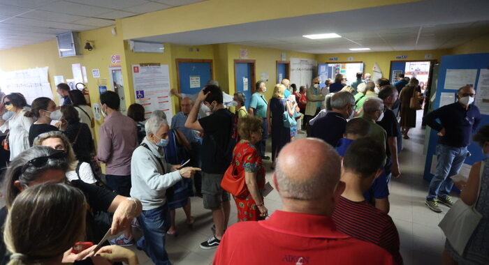 Palermo: caos seggi, oltre 200 persone segnalate a Procura