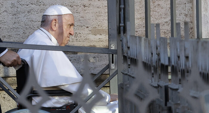 Papa: cristiani testimoni pace, non gli uni contro gli altri