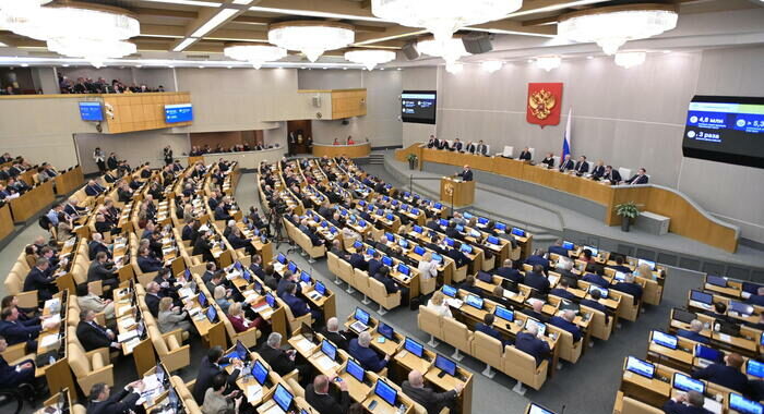 Parlamento russo vota una legge contro i media stranieri