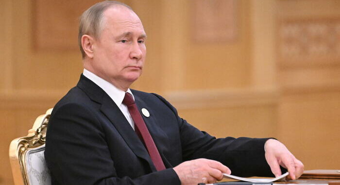 Putin, Russia aperta al dialogo su stabilità e disarmo