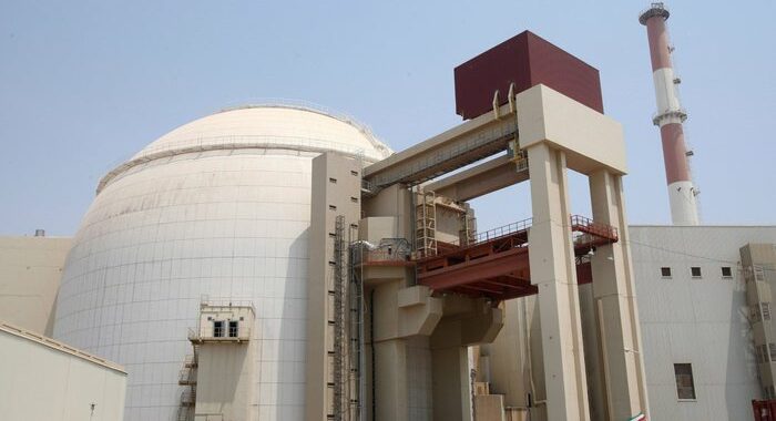 Teheran, colloqui sul nucleare si spostano in Qatar