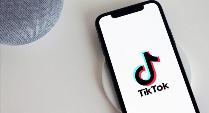 TikTok sfida Meta-Facebook, investe nella realtà virtuale