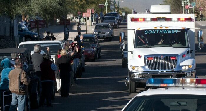 Usa: sparatoria in un mall a Phoenix, 1 morto e 8 feriti