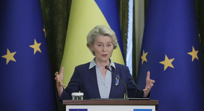 Von der Leyen, concedere alla Moldavia status candidato Ue