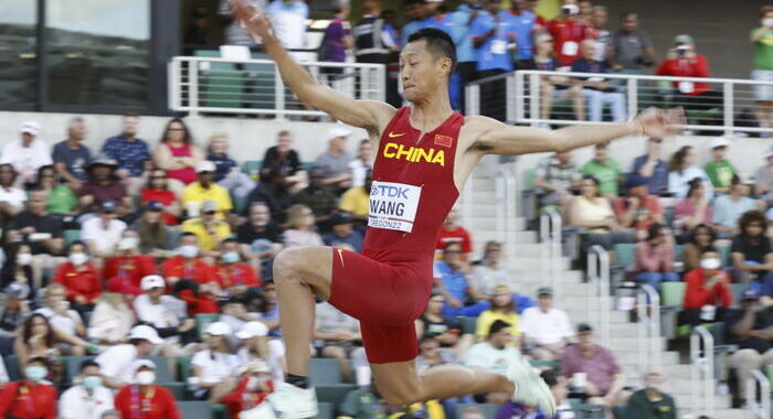 Atletica: mondiali; salto in lungo, oro al cinese Wang Jianan