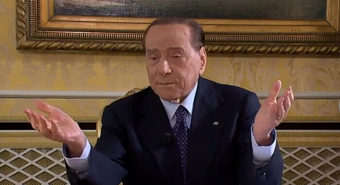 Berlusconi, amareggiato da no Draghi a governo senza M5s