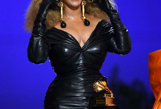 Beyoncé, ira dei fan, rotto l’embargo per il nuovo album