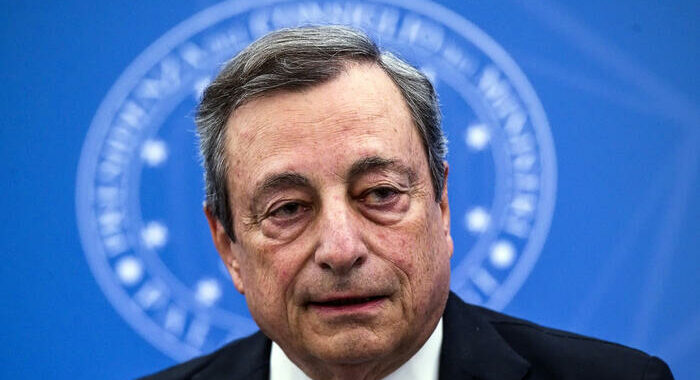 Draghi, massimo impegno per proseguire, non sufficiente