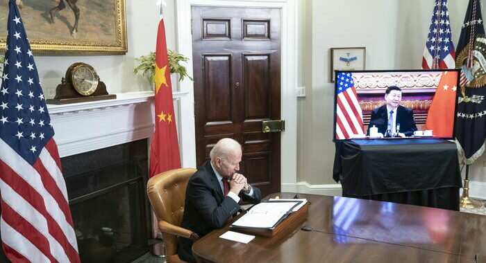 E’ in corso la telefonata tra Biden e Xi