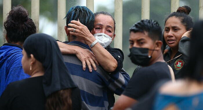 Ecuador: scontri in carcere, uccisi 13 detenuti