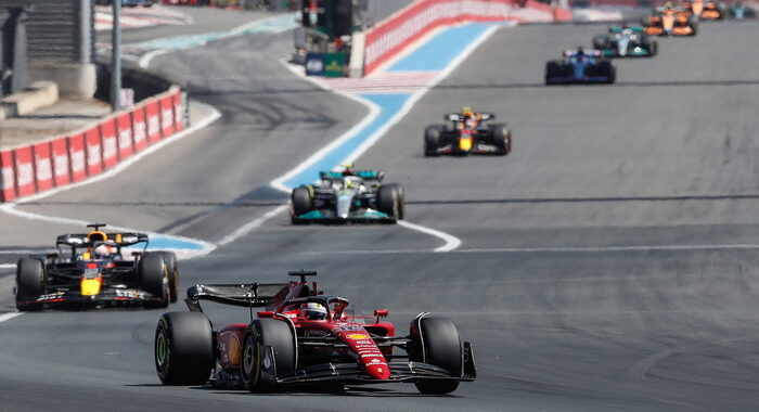 F1: Francia;Ferrari Leclerc a muro,Gp finito per monegasco