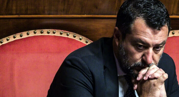 Governo: al via riunione Salvini-ministri Lega