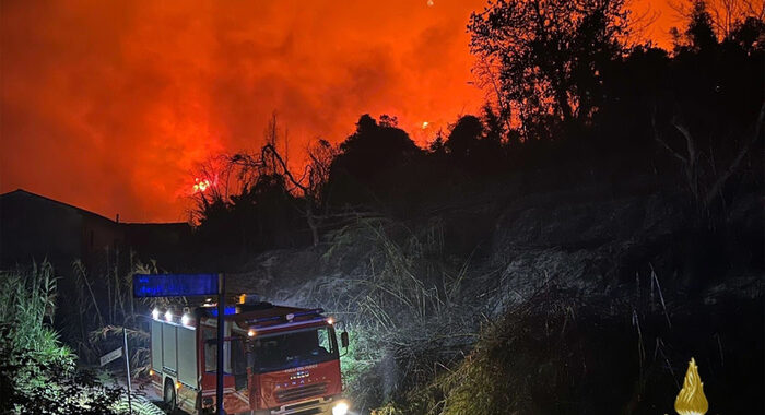 Incendi: sotto controllo fiamme sul Carso, preoccupa Friuli