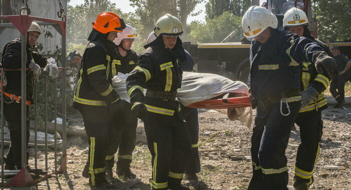 Kiev, Mykolaiv colpita con bombe a grappolo, vittime